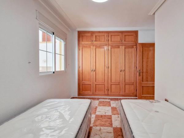 Piso en calle Castillo de San Roque