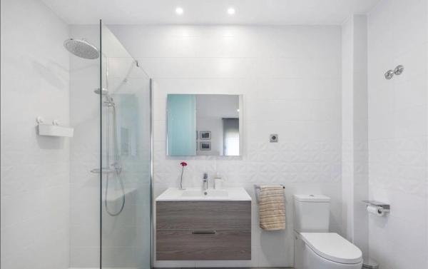 Casa independiente en calle Lira