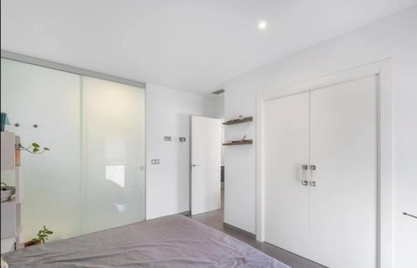 Casa independiente en calle Lira