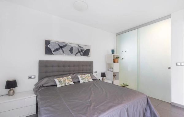 Casa independiente en calle Lira