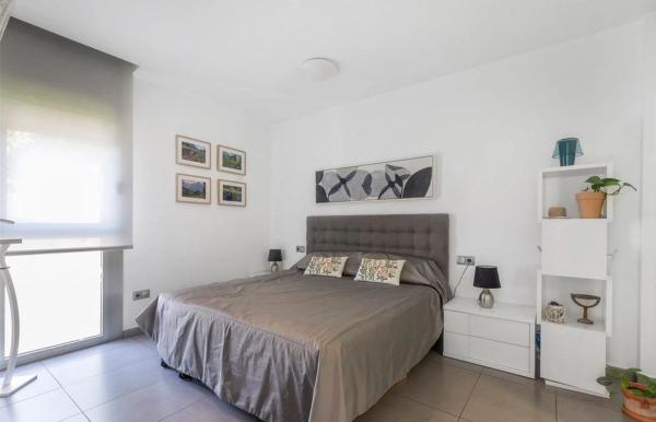 Casa independiente en calle Lira