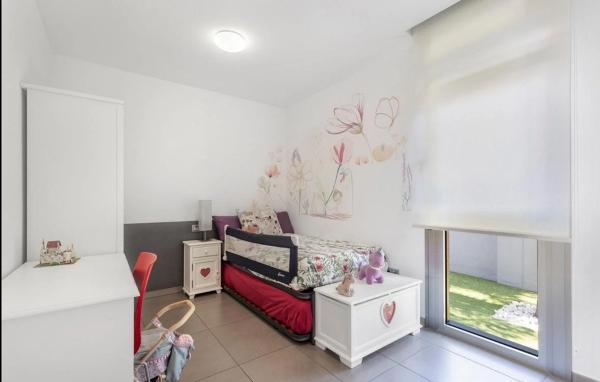 Casa independiente en calle Lira