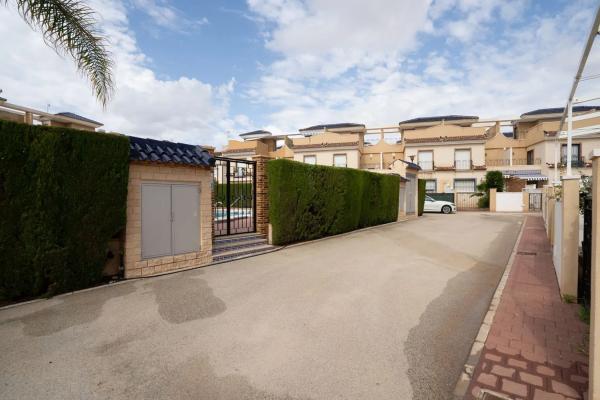 Chalet adosado en avenida de Europa