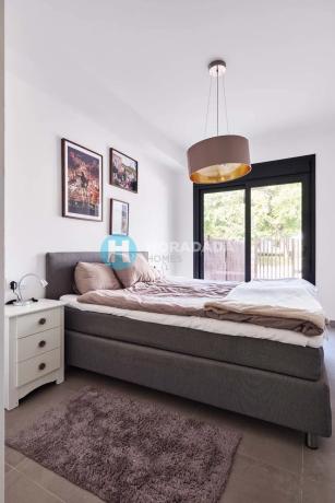 Chalet pareado en calle Flor de Pascua