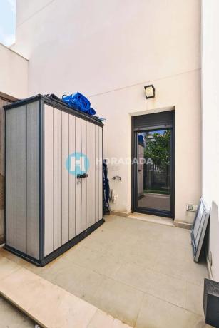 Chalet pareado en calle Flor de Pascua