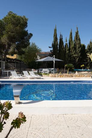 Casa independiente en calle Mimosa