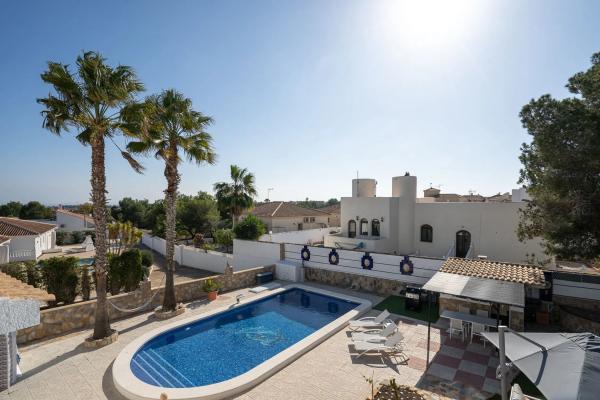 Casa independiente en calle Mimosa