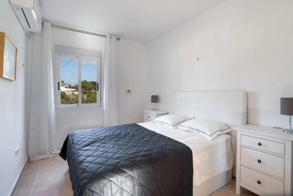 Casa independiente en calle Mimosa