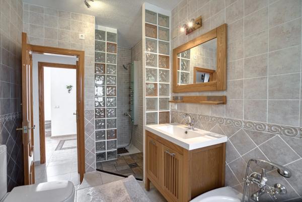 Casa independiente en calle Mimosa