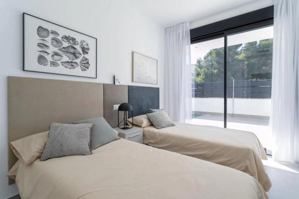 Casa independiente en calle Mimosa