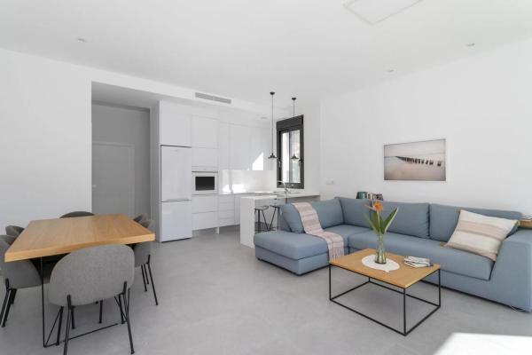 Casa independiente en calle Mimosa