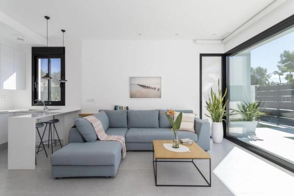 Casa independiente en calle Mimosa