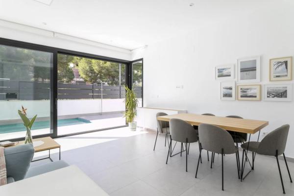 Casa independiente en calle Mimosa