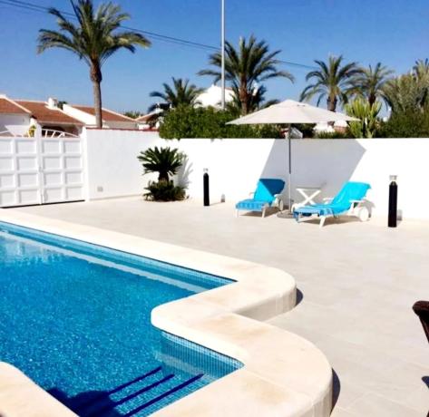 Casa independiente en avenida de Suecia s/n