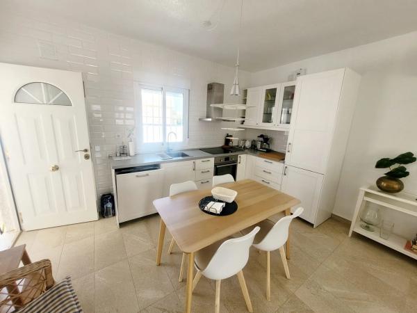 Casa independiente en avenida de Suecia s/n