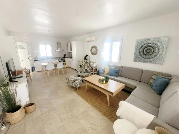 Casa independiente en avenida de Suecia s/n