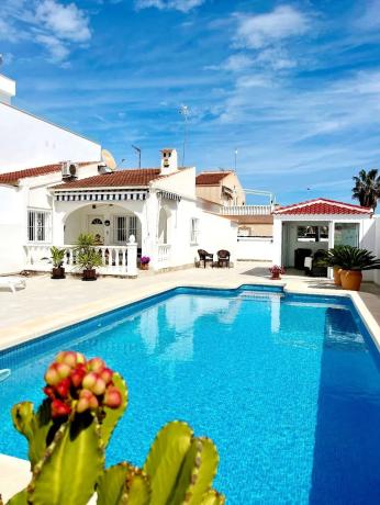 Casa independiente en avenida de Suecia s/n