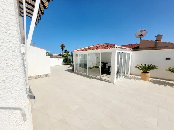 Casa independiente en avenida de Suecia s/n