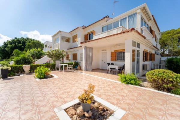 Chalet adosado en calle Río Guadiana, 7 - Mil Pa