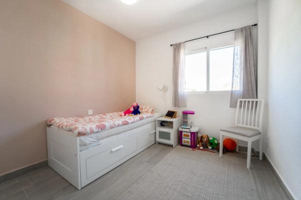 Chalet adosado en calle Río Guadiana, 7 - Mil Pa