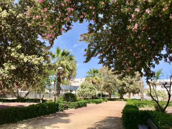 Chalet adosado en calle Veleta, 30