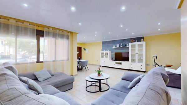 Chalet adosado en calle Tolerancia