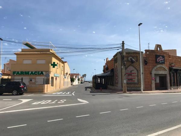 Chalet adosado en calle Veleta, 30