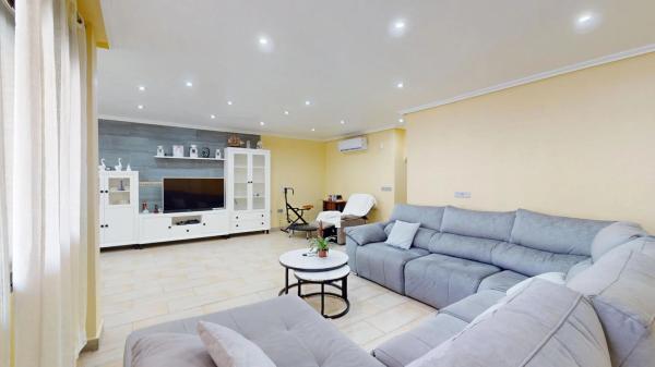 Chalet adosado en calle Tolerancia