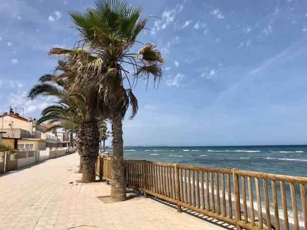 Chalet adosado en calle Veleta, 30