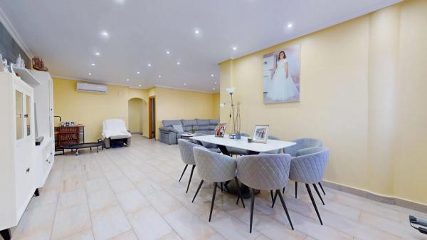 Chalet adosado en calle Tolerancia