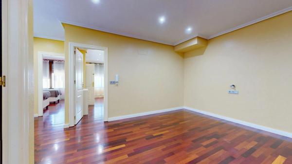 Chalet adosado en calle Tolerancia