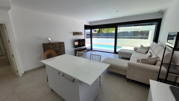 Casa independiente en calle Mimosa, 39