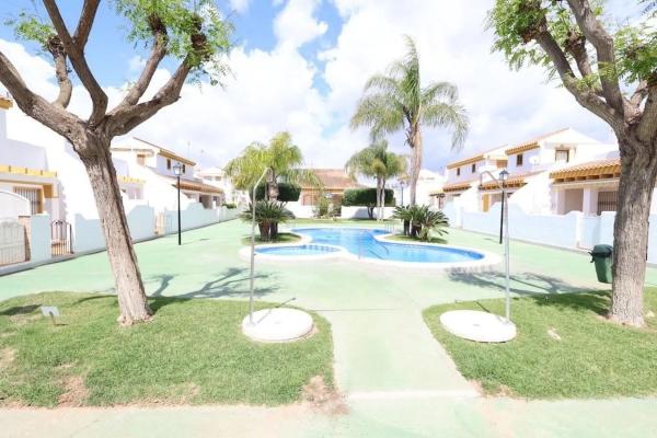 Chalet adosado en calle Río Seco s/n