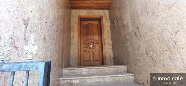 Chalet pareado en calle Magallanes