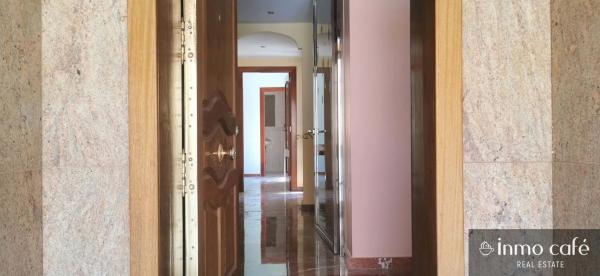 Chalet pareado en calle Magallanes