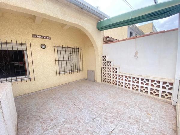 Chalet adosado en calle Marina