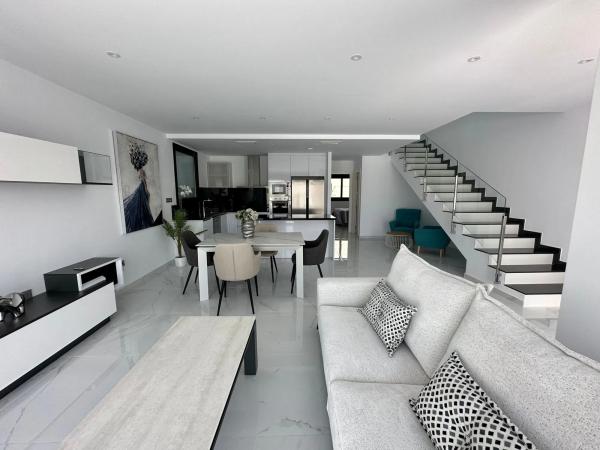 Casa independiente en calle Winston Churchill, 4