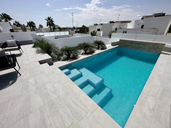 Casa independiente en calle Winston Churchill, 4