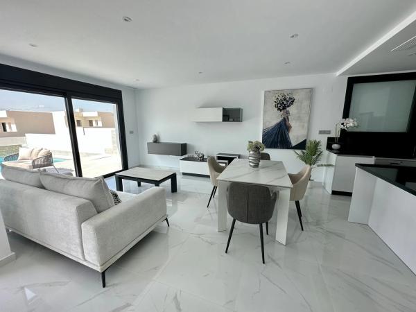 Casa independiente en calle Winston Churchill, 4