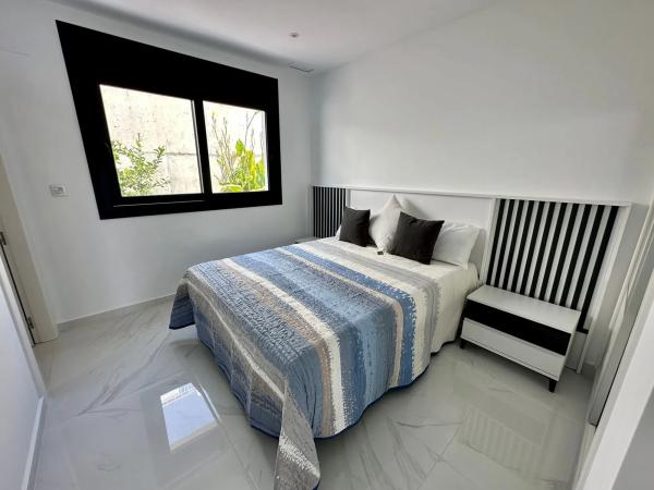 Casa independiente en calle Winston Churchill, 4