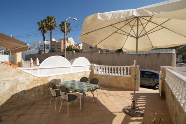 Chalet adosado en calle Sevilla