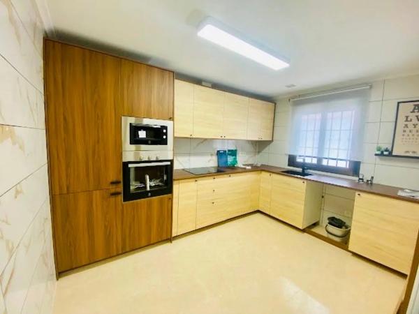 Chalet pareado en calle la Castellana