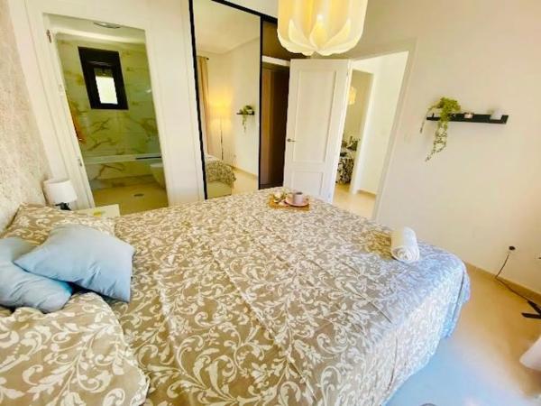 Chalet pareado en calle la Castellana