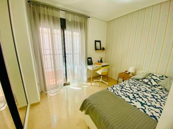 Chalet pareado en calle la Castellana