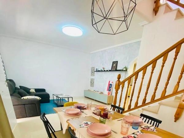 Chalet pareado en calle la Castellana