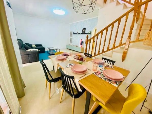 Chalet pareado en calle la Castellana