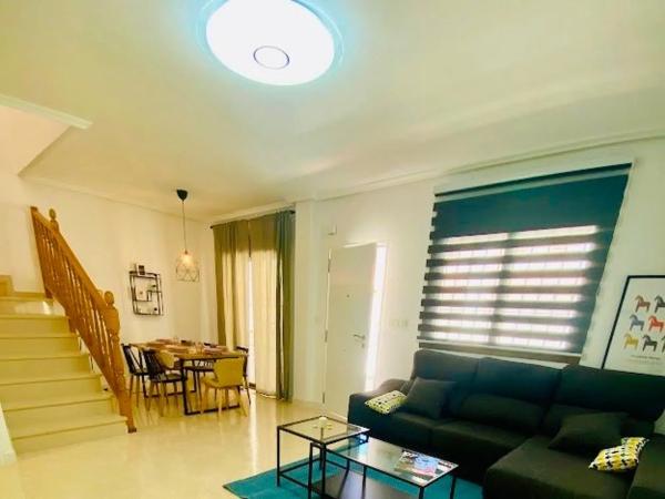 Chalet pareado en calle la Castellana