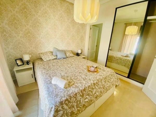 Chalet pareado en calle la Castellana