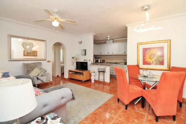 Casa independiente en calle Sevilla