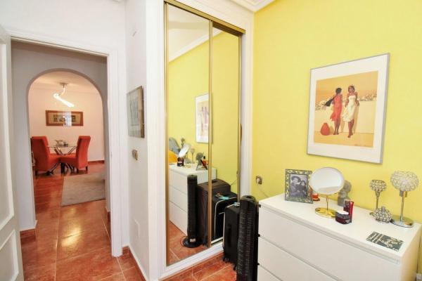 Casa independiente en calle Sevilla